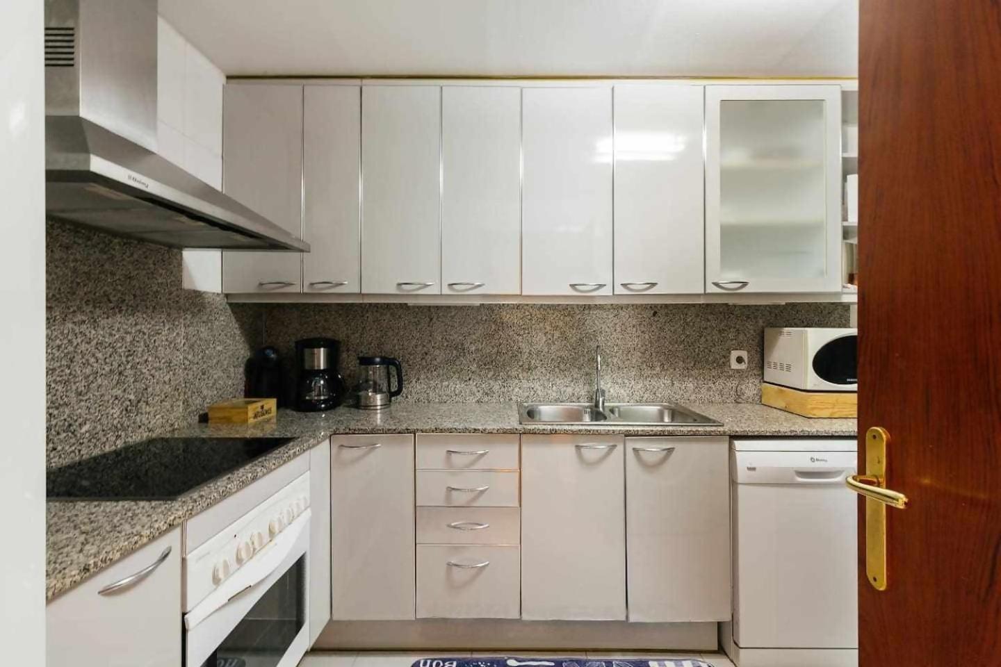 Comfortable 4 Rooms 2Bath W Balcony Barcelona Zewnętrze zdjęcie